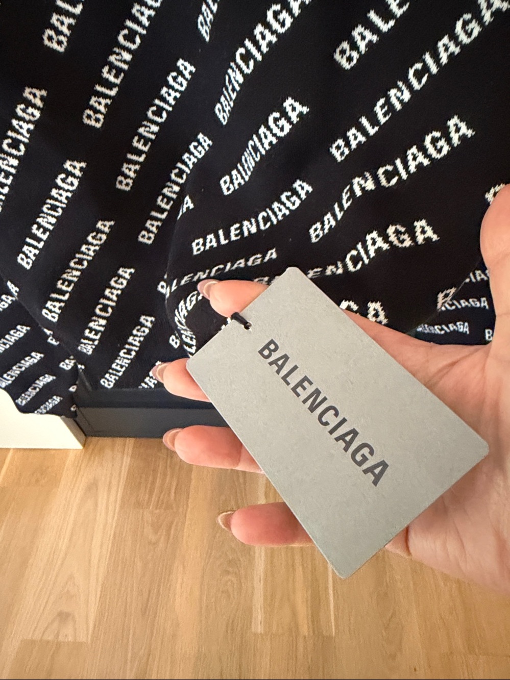 Balenciaga Black Crewneck with White All-Over Logo - Picture 4 of 6
